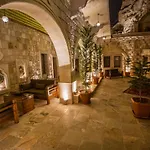 Zara Cave Szálloda