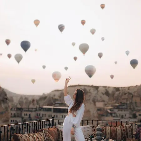 Zara Cave 2* ギョレメ