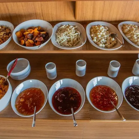 Zara Cave Отель