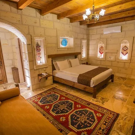 Zara Cave Гореме