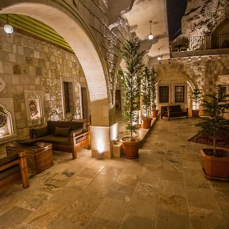 Zara Cave מלון